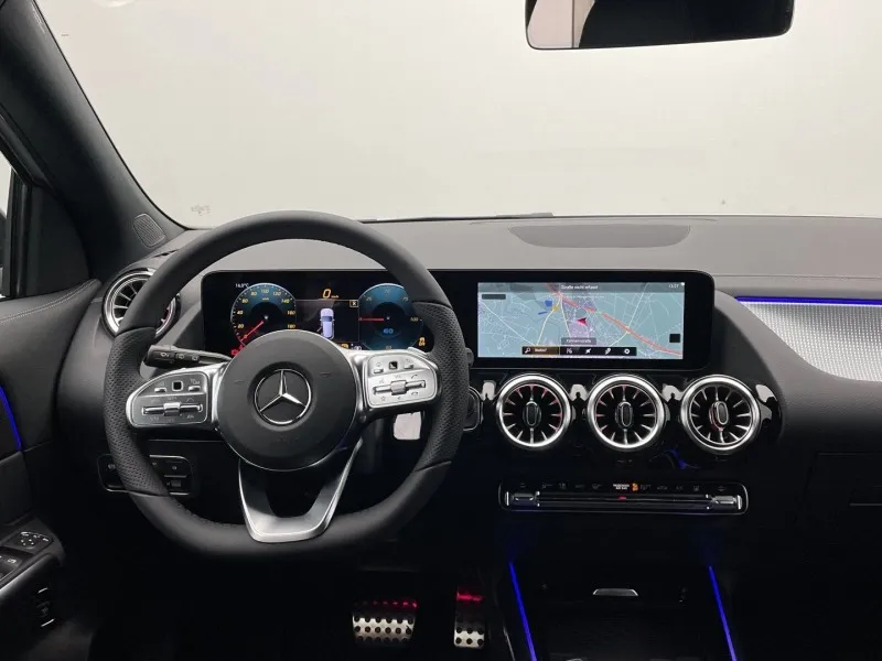 Mercedes-Benz EQA 300 4Matic =AMG Line= Panorama/Distronic Г Image 7