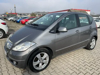 Mercedes A 180 KREDITI NA LICU MESTA