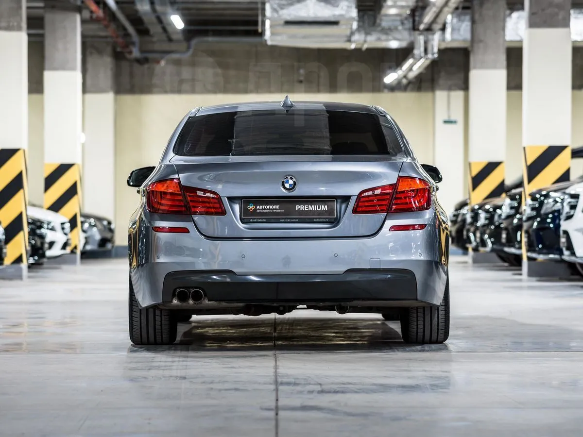 BMW 5-Series Image 8